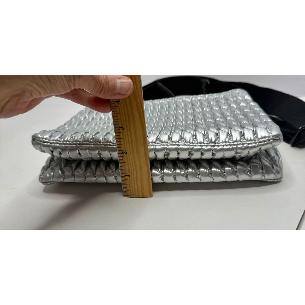 DKNY Mack East West Small Crossbody Silver Quilted Minimalist festival Y2k - Picture 5 of 9